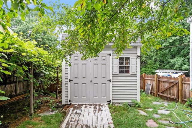 12 Hunt Rd, Bedford, MA 01730