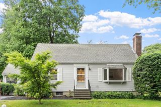 12 Hunt Rd, Bedford, MA 01730