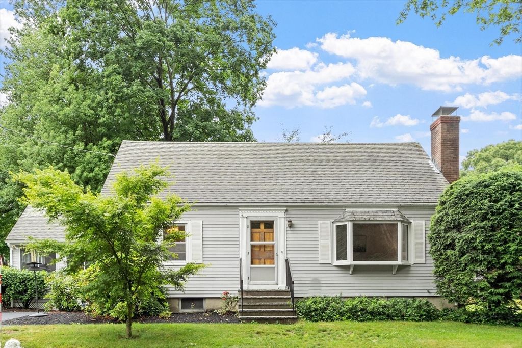 12 Hunt Rd, Bedford, MA 01730