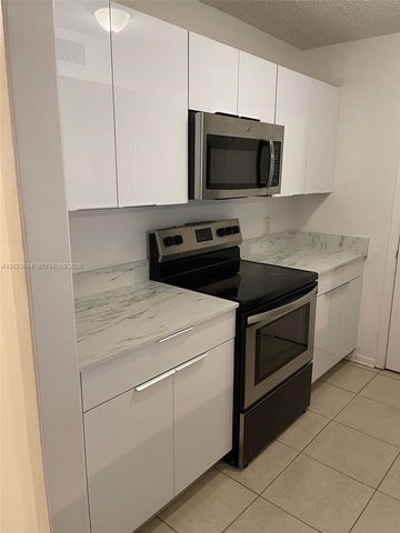 4261 W Mcnab Rd 28, Pompano Beach, FL 33069