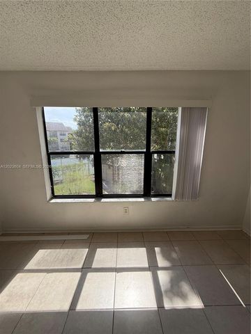 4261 W Mcnab Rd 28, Pompano Beach, FL 33069