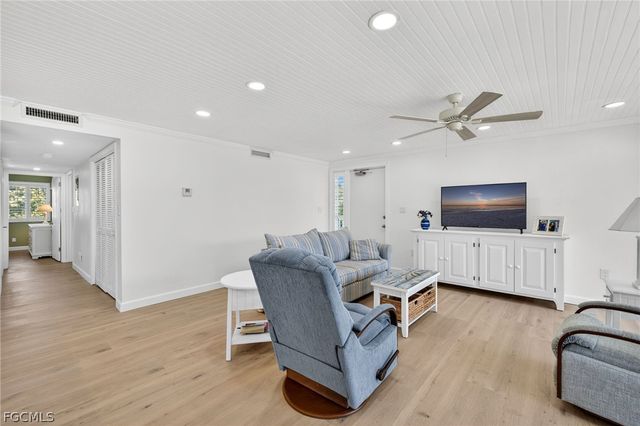 1341 Middle Gulf DR 1-B, Sanibel, FL 33957