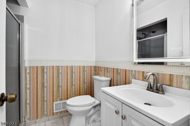 210 Oak Tree Ave, South Plainfield Boro, NJ 07080
