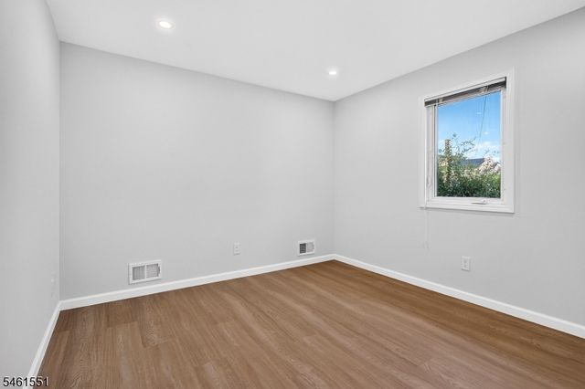 210 Oak Tree Ave, South Plainfield Boro, NJ 07080