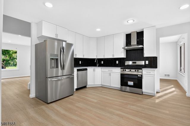 210 Oak Tree Ave, South Plainfield Boro, NJ 07080