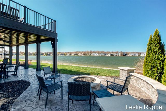 8985 24th Avenue, Jenison, MI 49428