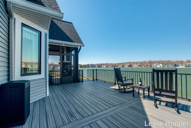 8985 24th Avenue, Jenison, MI 49428