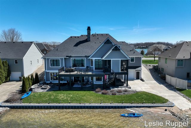 8985 24th Avenue, Jenison, MI 49428