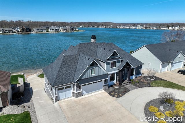 8985 24th Avenue, Jenison, MI 49428