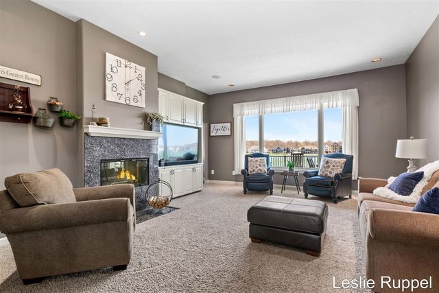 8985 24th Avenue, Jenison, MI 49428