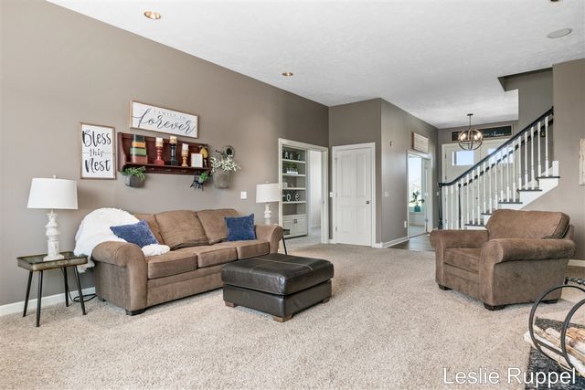 8985 24th Avenue, Jenison, MI 49428