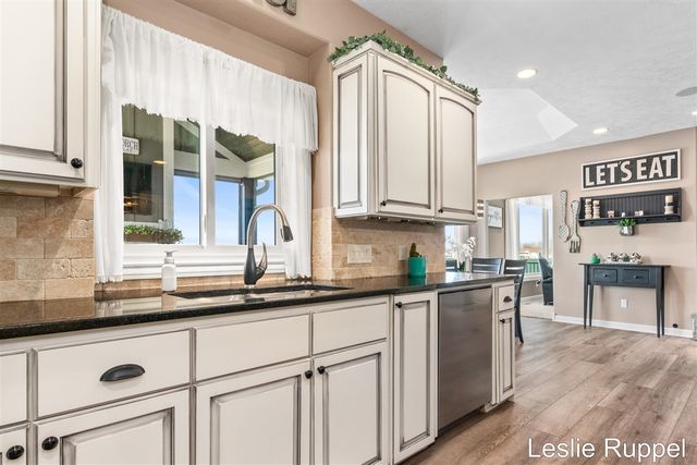 8985 24th Avenue, Jenison, MI 49428
