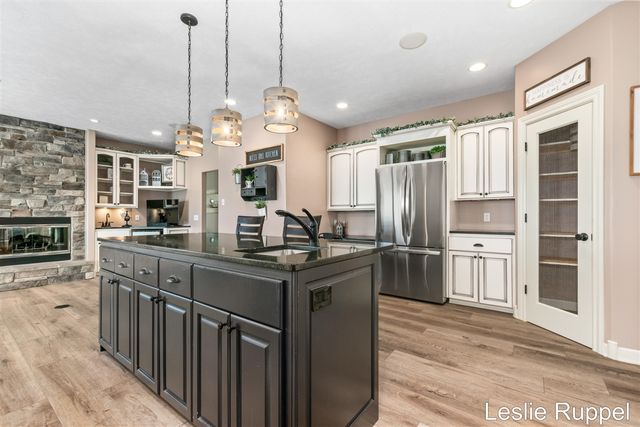 8985 24th Avenue, Jenison, MI 49428