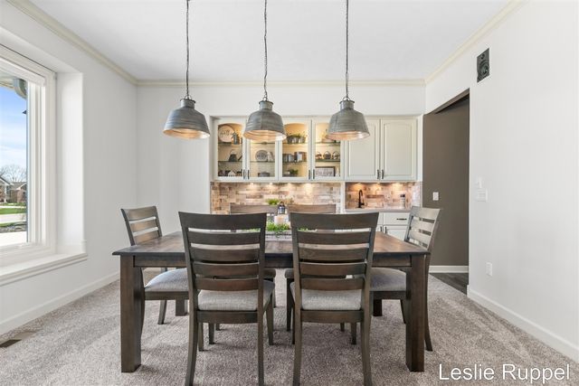 8985 24th Avenue, Jenison, MI 49428