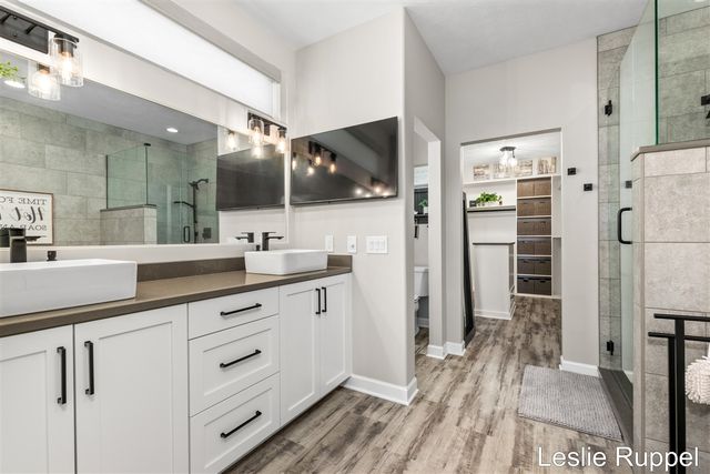 8985 24th Avenue, Jenison, MI 49428