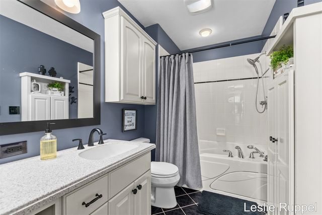 8985 24th Avenue, Jenison, MI 49428