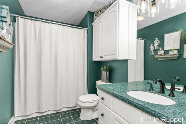 8985 24th Avenue, Jenison, MI 49428