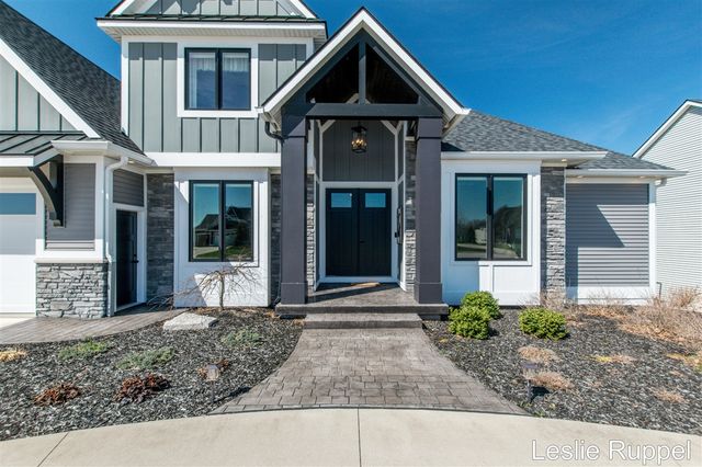 8985 24th Avenue, Jenison, MI 49428