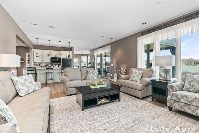 8985 24th Avenue, Jenison, MI 49428