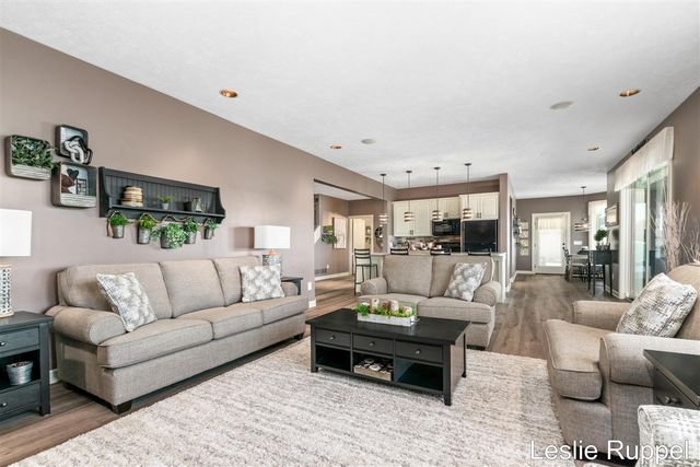 8985 24th Avenue, Jenison, MI 49428