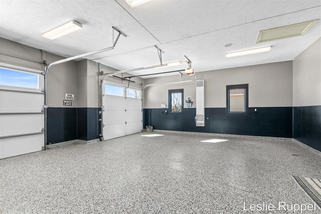 8985 24th Avenue, Jenison, MI 49428