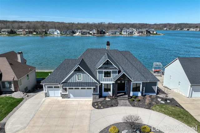 8985 24th Avenue, Jenison, MI 49428