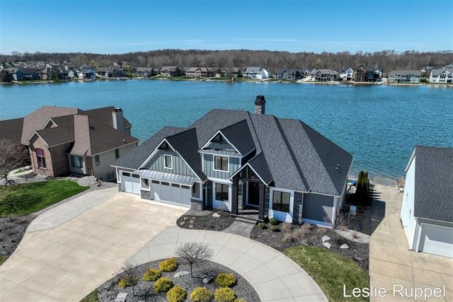 8985 24th Avenue, Jenison, MI 49428