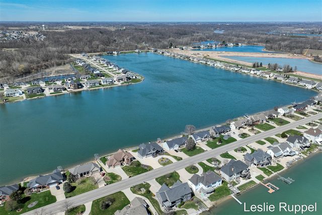 8985 24th Avenue, Jenison, MI 49428