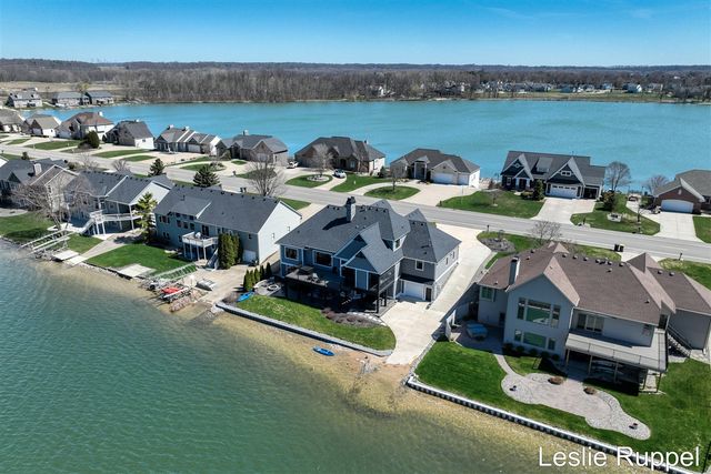 8985 24th Avenue, Jenison, MI 49428