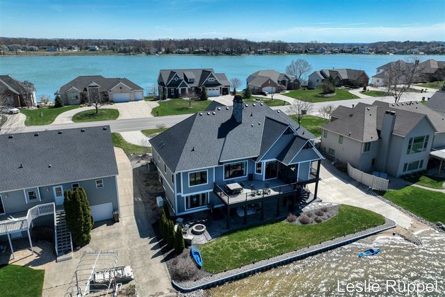 8985 24th Avenue, Jenison, MI 49428