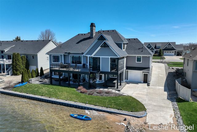 8985 24th Avenue, Jenison, MI 49428