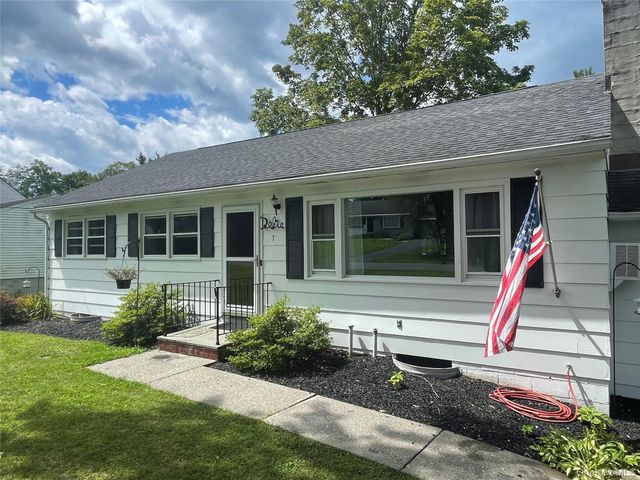 7 Nied Drive, Pleasant Valley, NY 12569