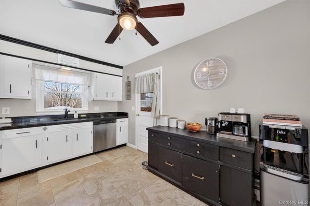 7 Nied Drive, Pleasant Valley, NY 12569