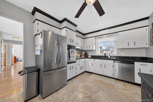 7 Nied Drive, Pleasant Valley, NY 12569