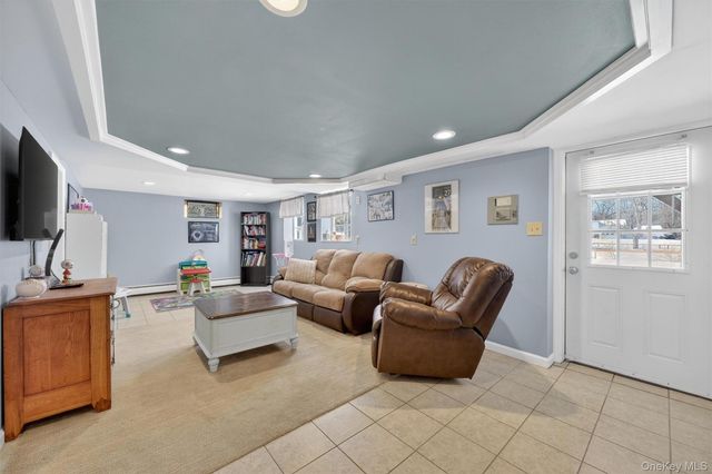 7 Nied Drive, Pleasant Valley, NY 12569