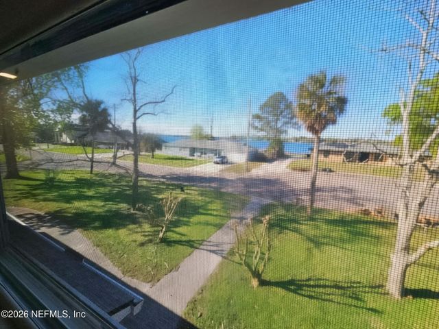 10206 SHOREVIEW Drive N, Jacksonville, FL 32218