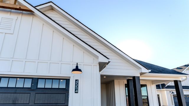 4554 N Sankdey St, Wichita, KS 67204