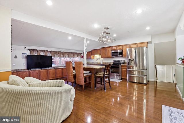 8110 BERNARD DR, Fort Washington, MD 20744