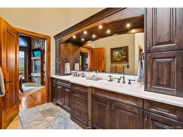 31 Pinnacle Ln, Dillon, CO 80435