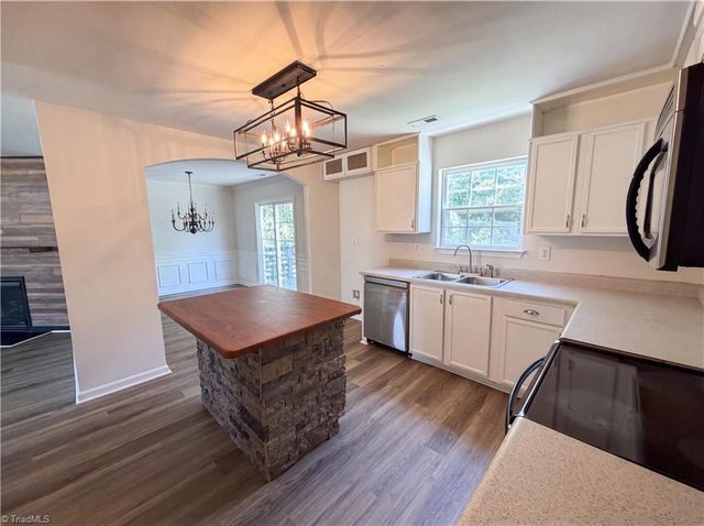 207 Calla Lilly Lane, Kernersville, NC 27284