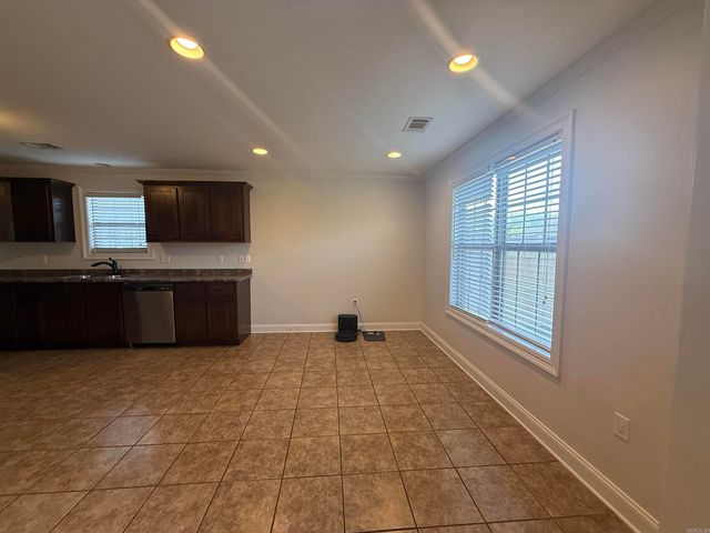 906 Garrison, Paragould, AR 72450