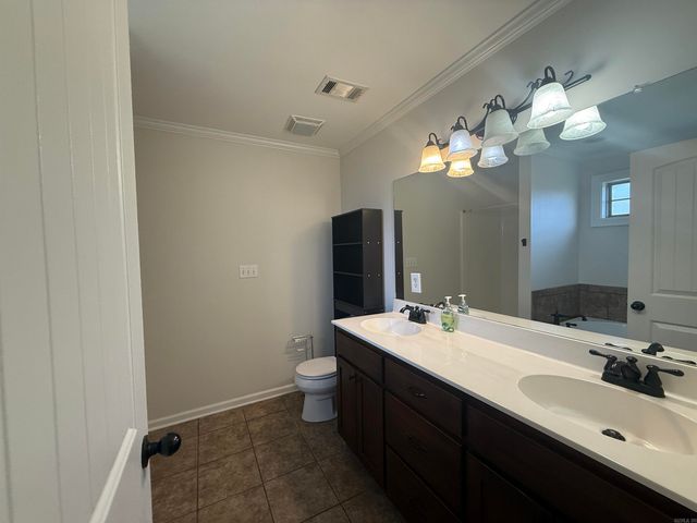 906 Garrison, Paragould, AR 72450
