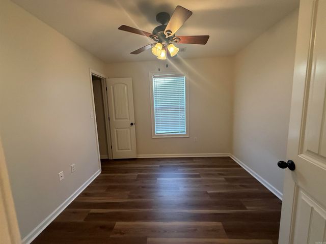 906 Garrison, Paragould, AR 72450