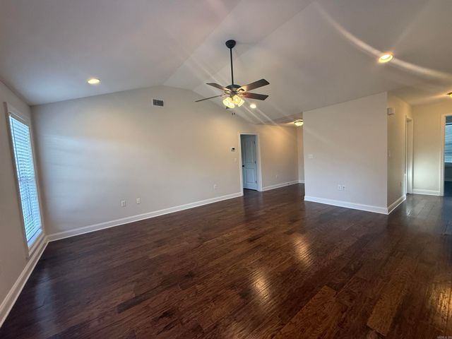 906 Garrison, Paragould, AR 72450