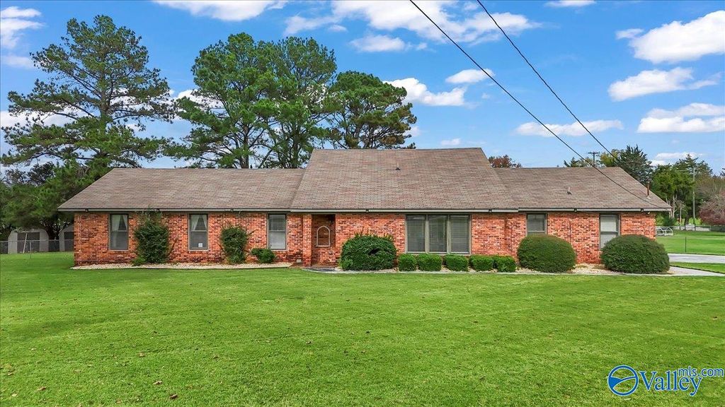 4203 SE Horseshoe Bend Road SE, Decatur, AL 35603