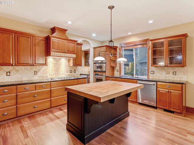 11048 Sw MADRONE Ct, Tualatin, OR 97062