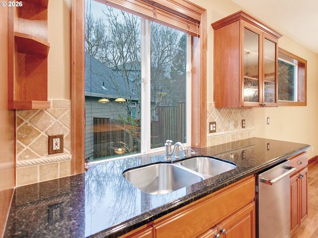 11048 Sw MADRONE Ct, Tualatin, OR 97062