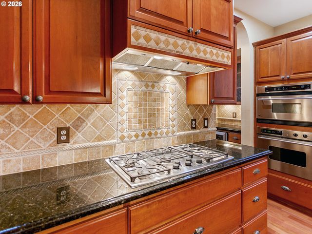 11048 Sw MADRONE Ct, Tualatin, OR 97062