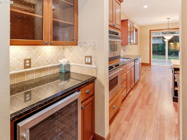 11048 Sw MADRONE Ct, Tualatin, OR 97062