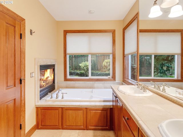 11048 Sw MADRONE Ct, Tualatin, OR 97062